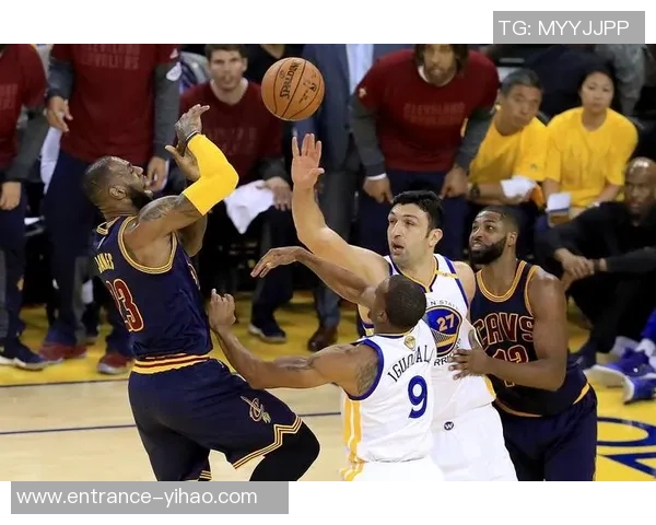 2018年NBA季后赛骑士与猛龙第三场激战回顾与精彩瞬间分析