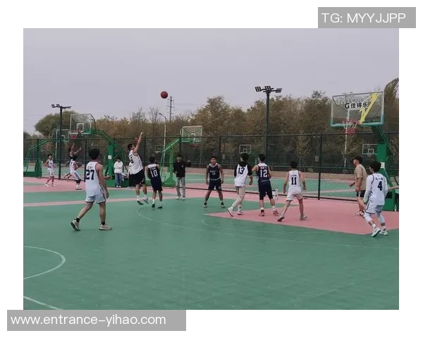 余嘉豪的成长之路与篮球梦想的追逐历程探讨